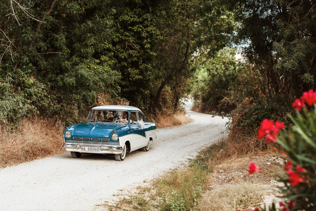 Coche vintage novios