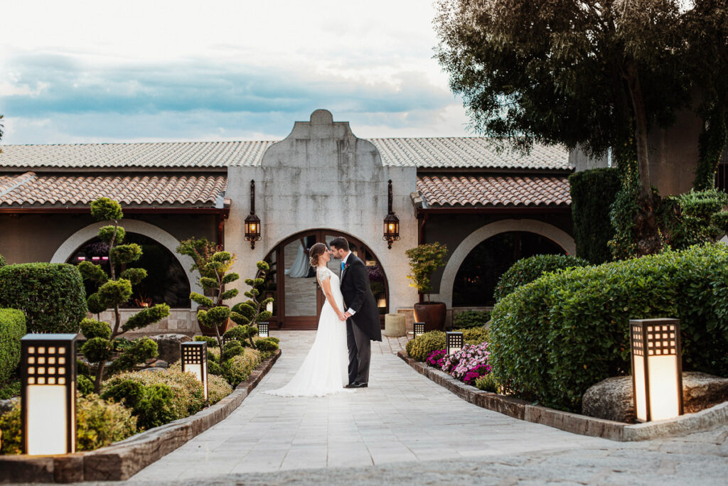 Fotografia de novios en hacienda Jacaranda