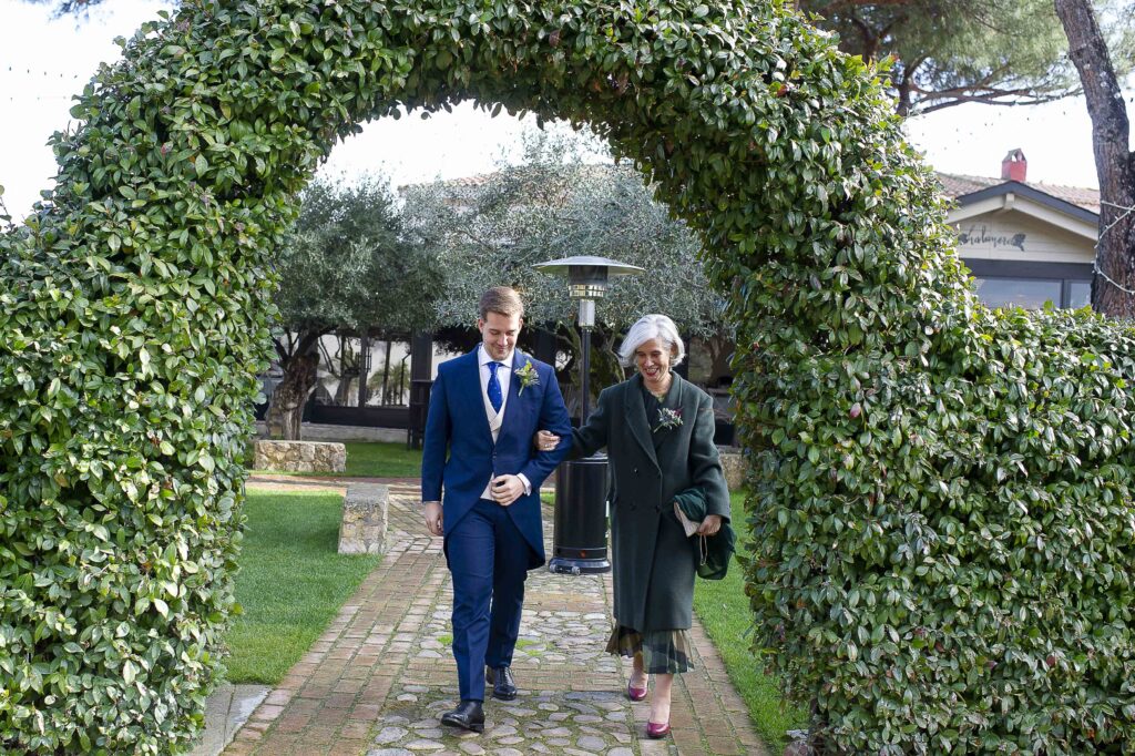 El novio llegando a la ceremonia