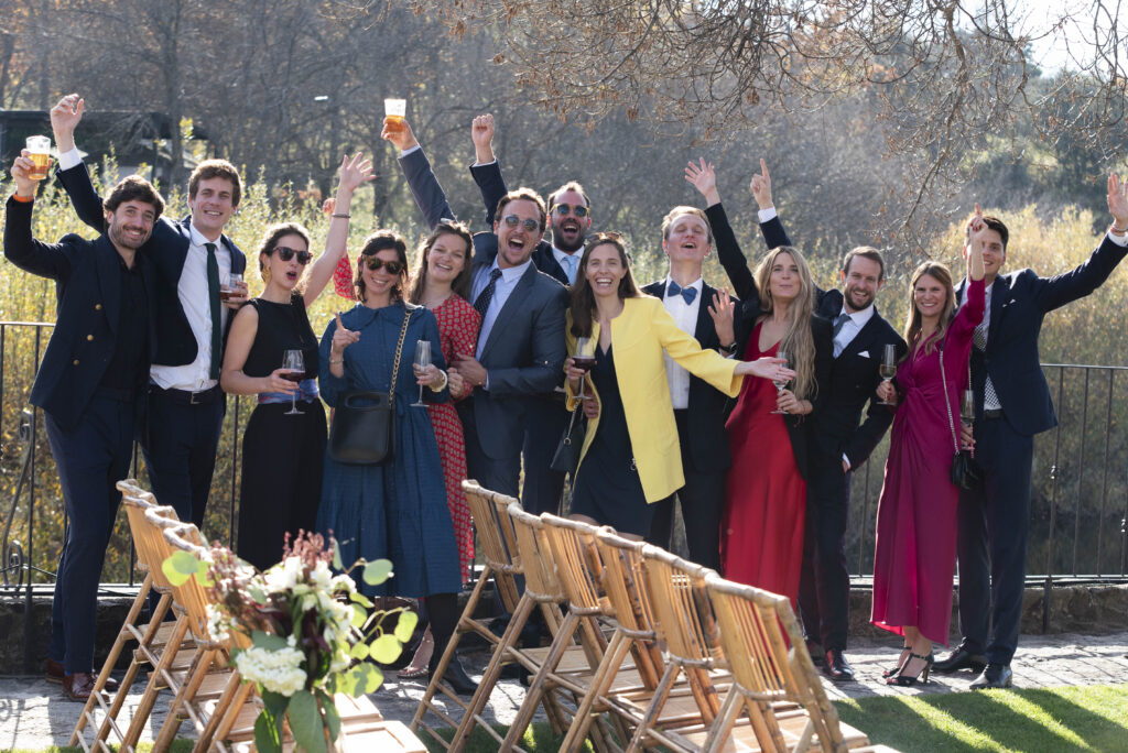 Los amigos de los novios