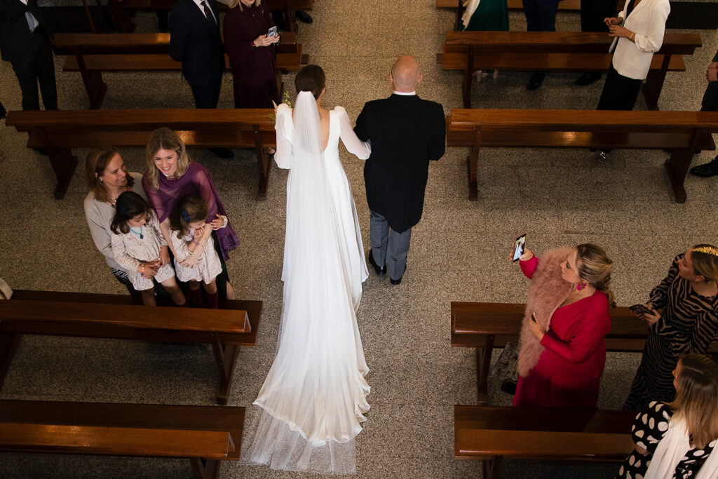 Entrada a la iglesia