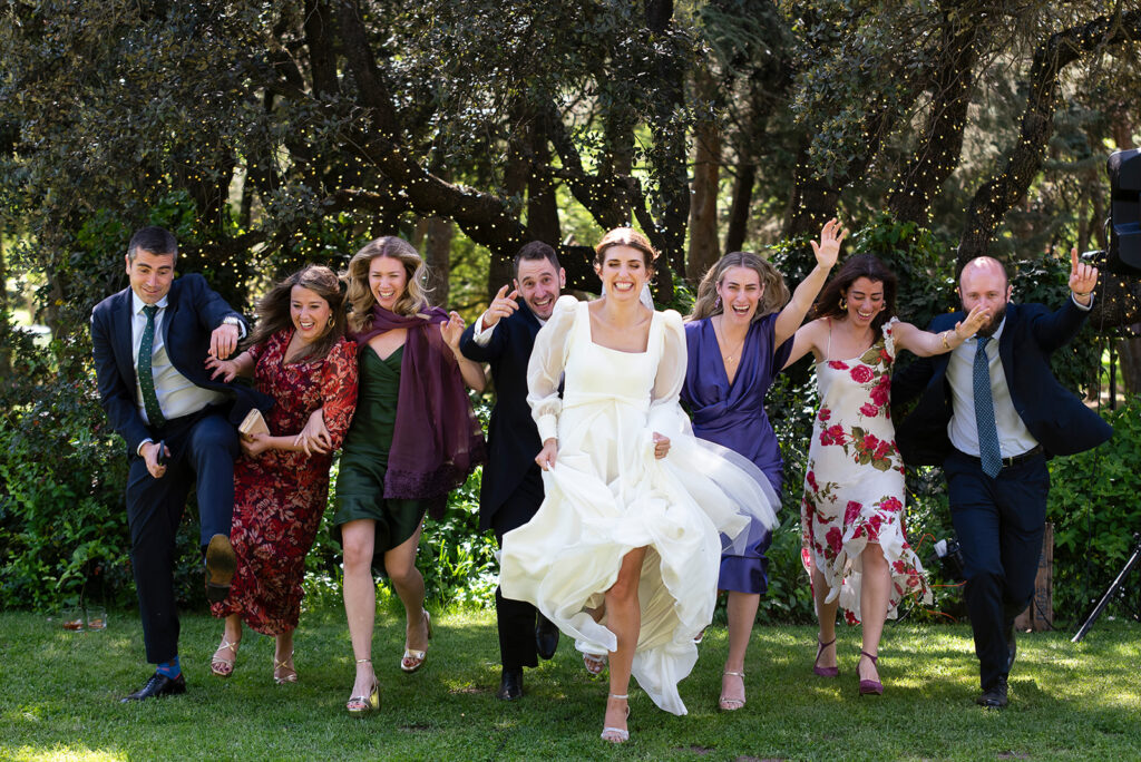 Los amigos de los novios