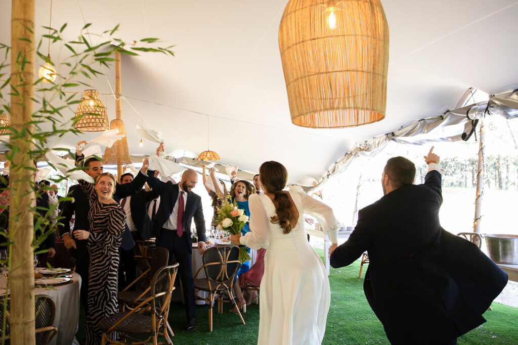 La entrada de los novios