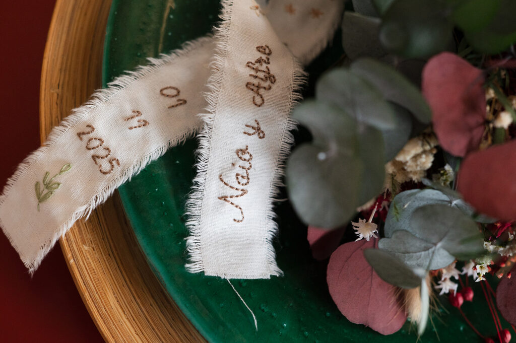 Detalle bordado del lazo